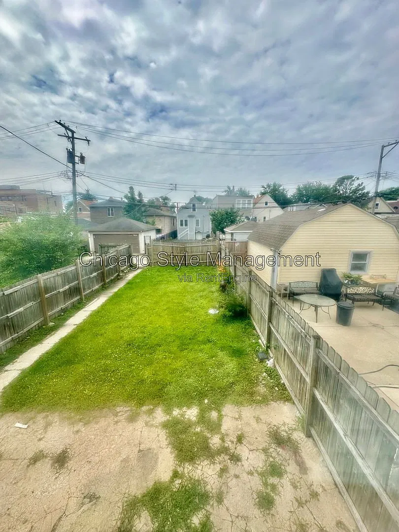 3 bed, 1.0 bath, $1,650 — Photo 1