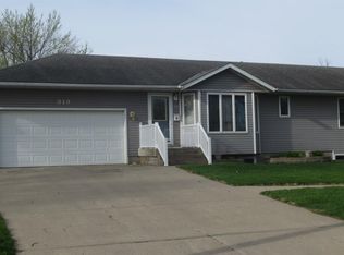 319 W 2nd St, Carroll, IA 51401