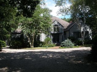 8 Mizzenmast Dr, Mashpee, MA 02649