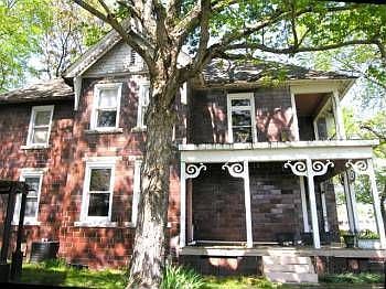 4th image of 2331 Washington Ave