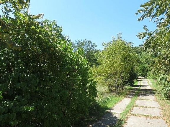 4th image of W8190 County Road B