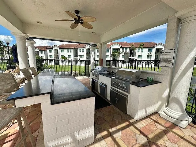 615 Villa Cir — Photo 33