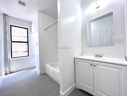 Rented by Sovereign Associates | media 14