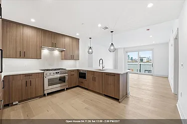 921 Madison Street, #605