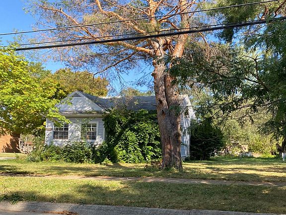 2nd image of 25120 Pineview Ave