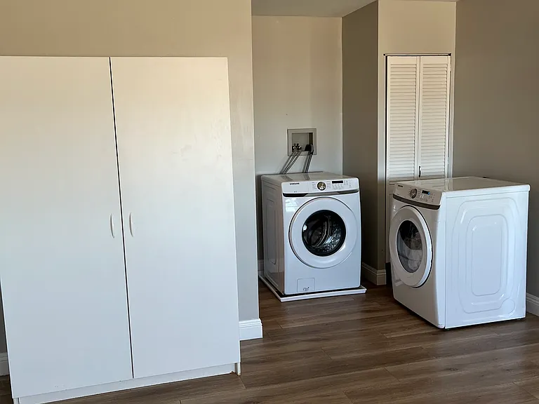 office/bonus room with laundry hook-ups