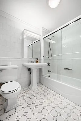 Bathroom, photo 2