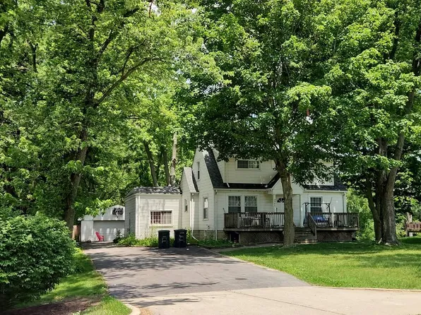 2904 E 73rd Ave, Merrillville, IN 46410