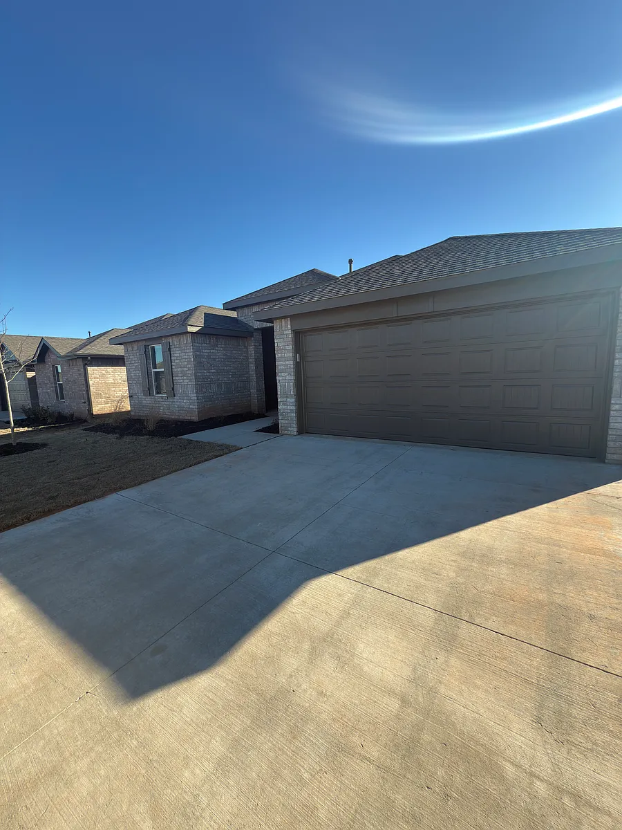 Building Photo - 2924 Firefly Dr