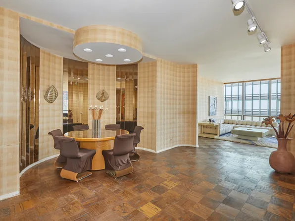 870 United Nations Plaza image 1 of 19