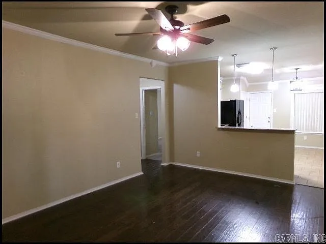9112 Pleasant Valley Dr — Photo 3