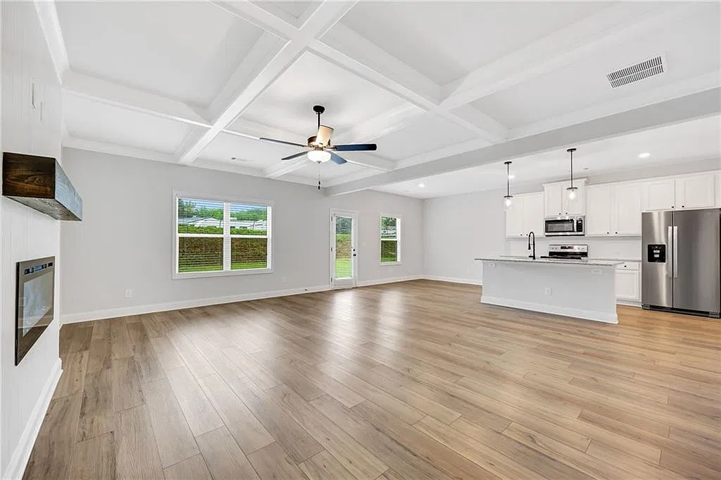 4 bed, 2.5 bath, 2278 sqft, $2,300 — Photo 3