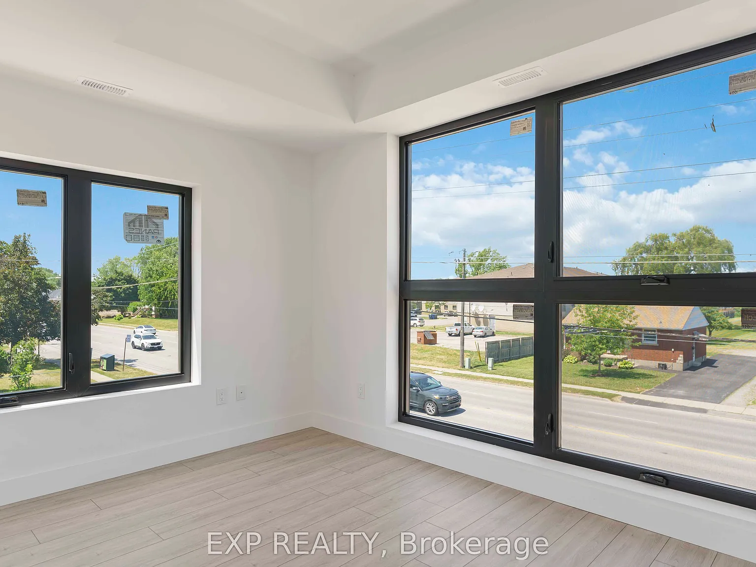 2 bed, $2,400 — Photo 4