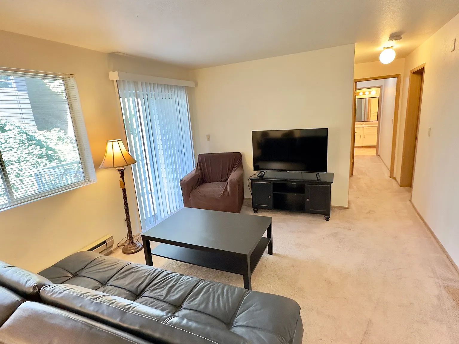 4727 Ravenna Ave NE — Photo 3