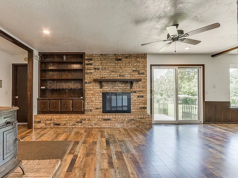 18916 Dave Dr — Photo 7