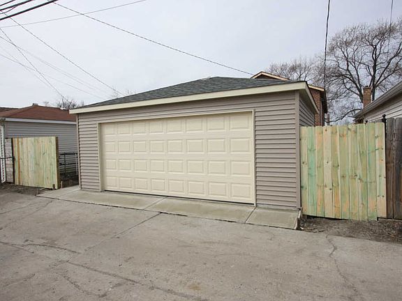 2nd image of 2851 N Normandy Ave