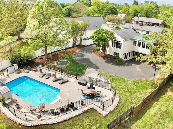3466 Overbrook Dr, Roanoke, VA 24018