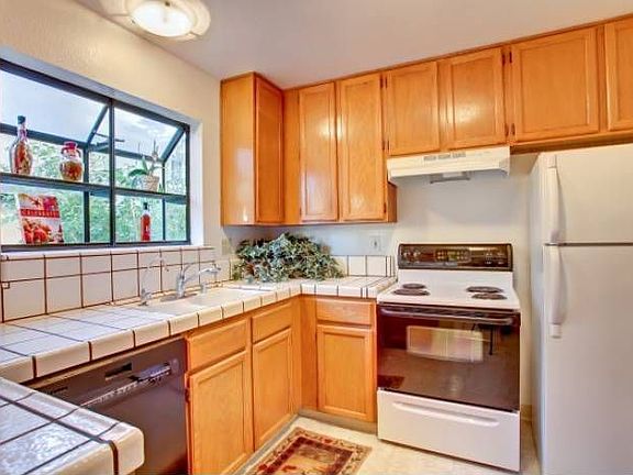 3rd image of 986 Bellomo Ave #2