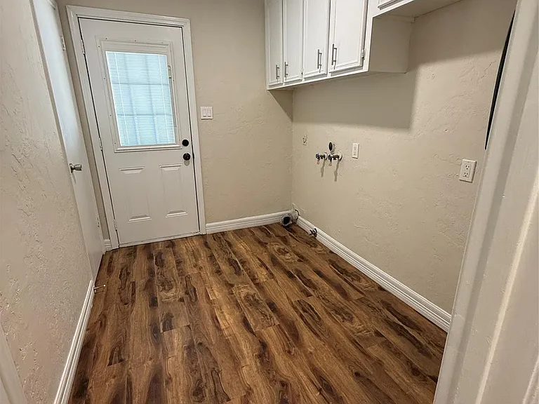 2716 Pine Cone Ln — Photo 8
