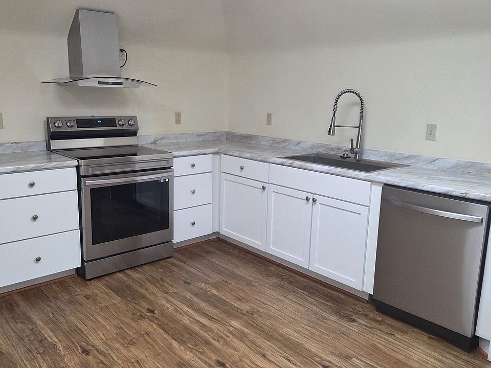 1st image of 133 Oakland St House 2
