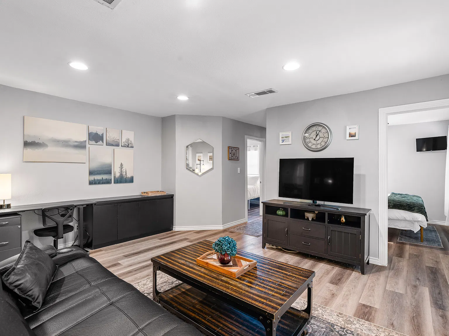 3 bed, 1150 sqft, $4,000 — Photo 4