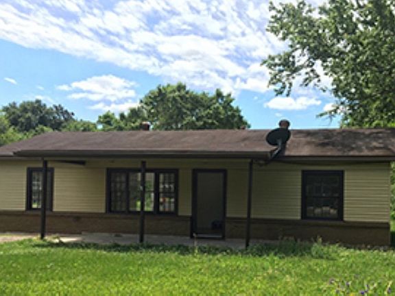 5th image of 4381 Bayou Dr