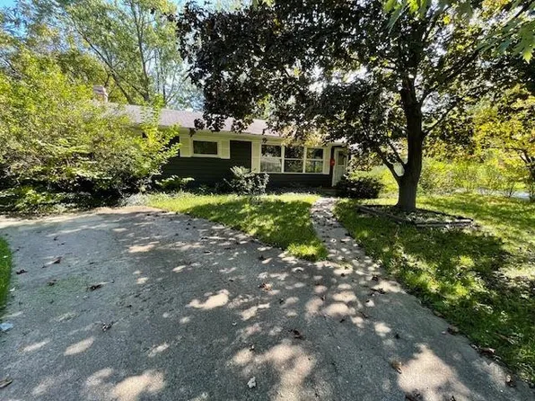 2537 Forest Park Dr, Dyer, IN 46311