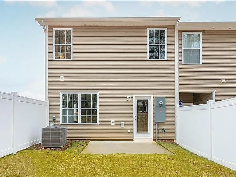 1905 Frost Dr #80 — Photo 2