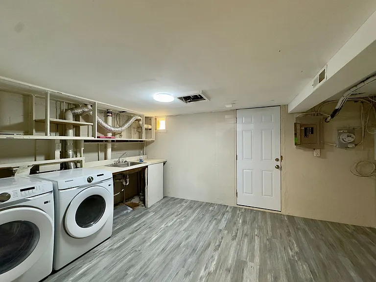 433 Oakwood Rd — Photo 16