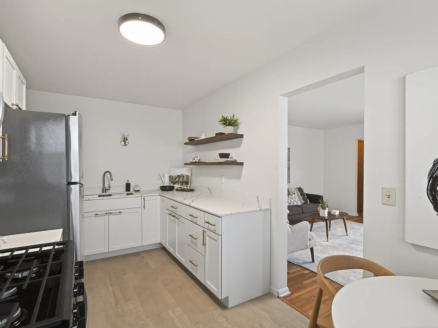 2 bed, 950 sqft, $2,000 — Photo 1