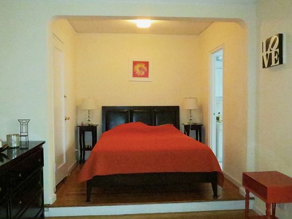 3rd image of 223 E 61st St APT 6B