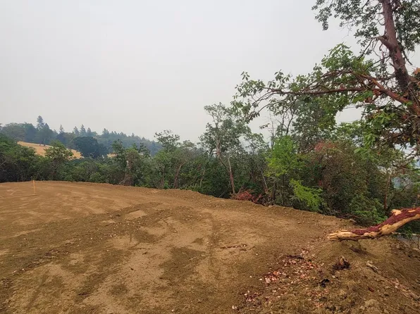 435 Hagle Ln, Roseburg, OR 97470