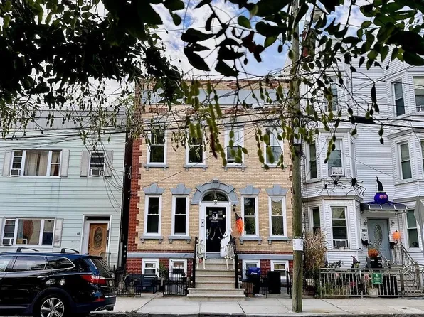 21 Hancock Avenue image 1 of 13