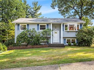 107 Princeton Dr, Tappan, NY 10983