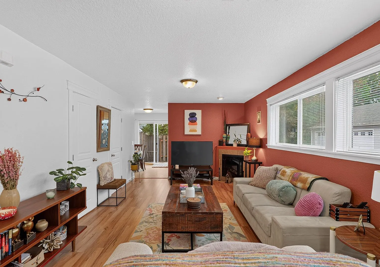 Charming End-Unit 2 Bedroom/1.5 Bath Townhouse-Style Condo with Private Fenced Yard! — Photo 4