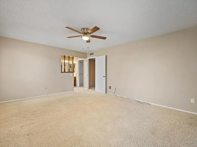 7808 Selkirk Dr — Photo 17