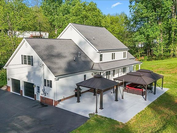 5th image of 307 Fairridge Rd