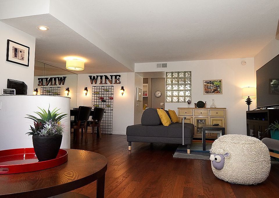 1st image of 5456 Hermitage Ave APT 3