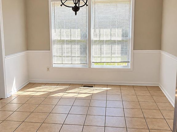 4th image of 106 Darian Dr