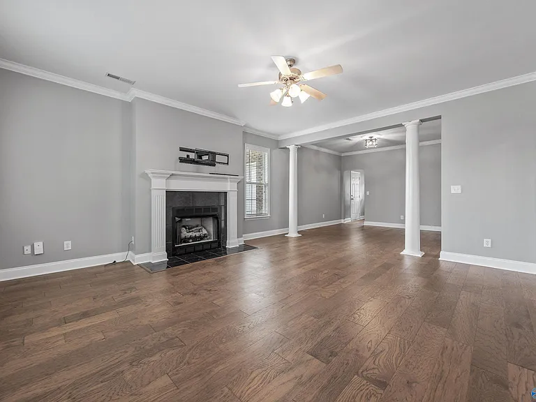 5104 Frankford Dr SE — Photo 5