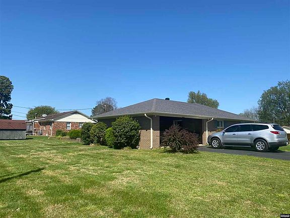 3rd image of 1016 Mockingbird Dr