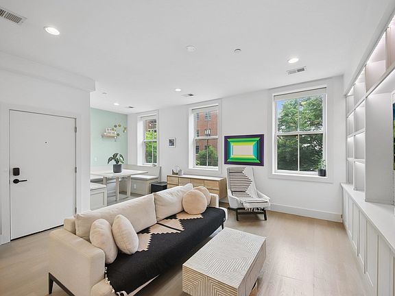 3rd image of 72 Essex St APT 4
