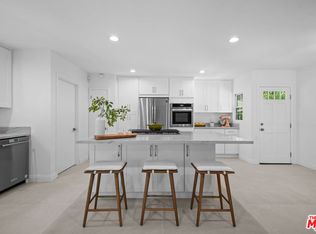 2206 Outpost Dr, Los Angeles, CA 90068