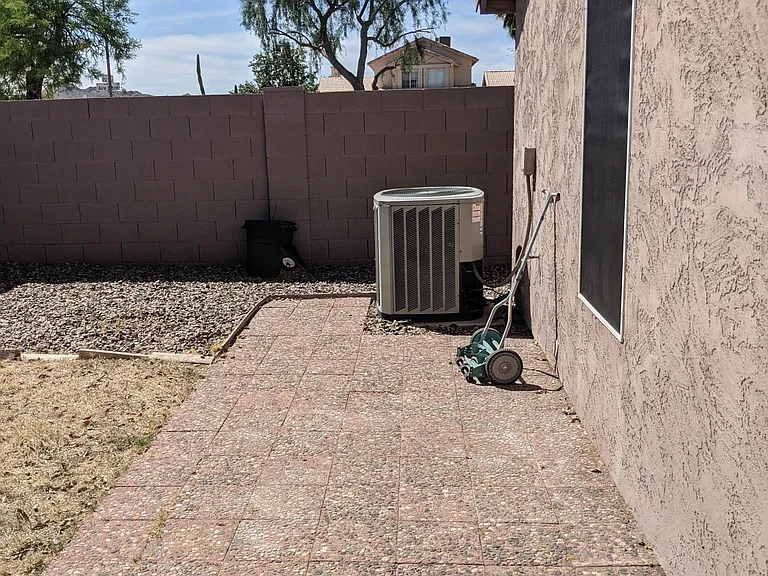 1942 E Aire Libre Ave — Photo 36