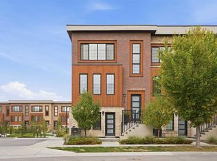 85 S Greenbriar Pl NW, Calgary, AB T3B6J1