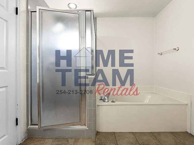 714 Silver Creek Dr — Photo 10