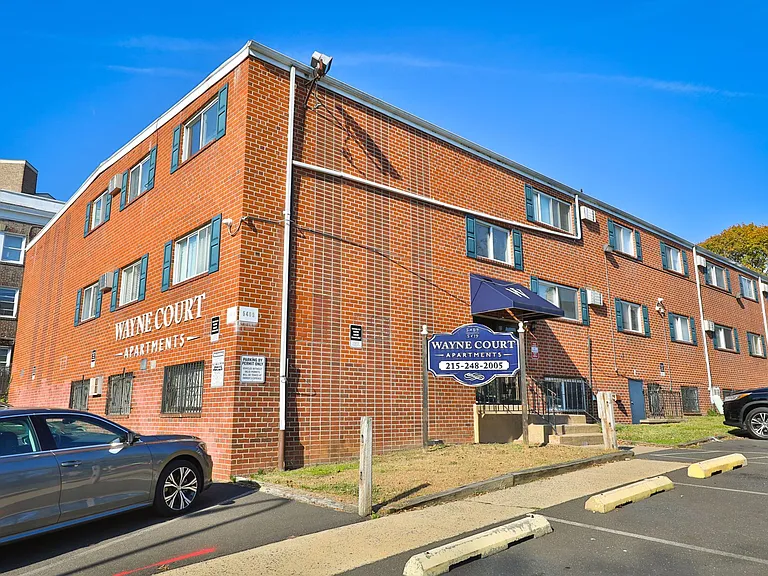 Wayne Court Apartments — Photo 4