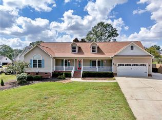 136 Amberwood Dr, Anderson, SC 29621