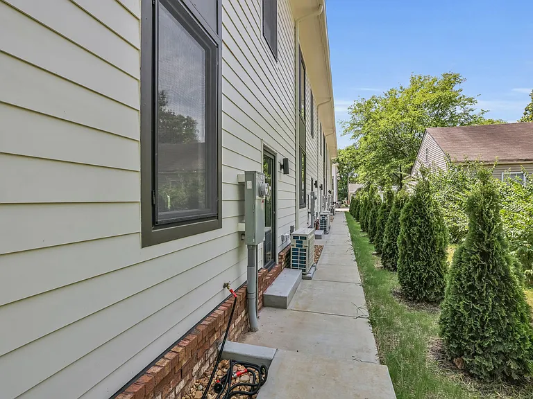 2227 Bailey Ave — Photo 29