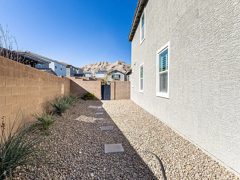 5390 Robinera Ct — Photo 43